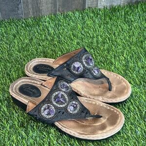 Clarks Artisan Women's Leather Thong Sandals Beaded Purple Accents Size 7.5 M‎